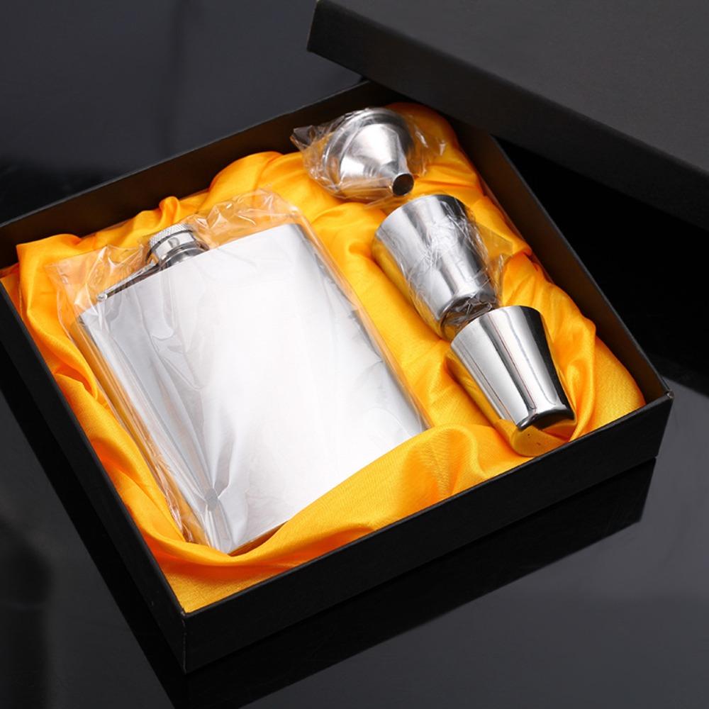 Stainless Steel Wine Bottle Set 7oz Drinking Cup Set Portable Whisky Flask Gifts