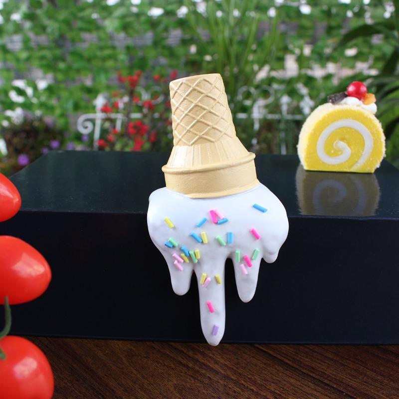 Melting Ice Cream Statue, Home and Office Desk, Bookshelf, Resin Decoration, Christmas Gift