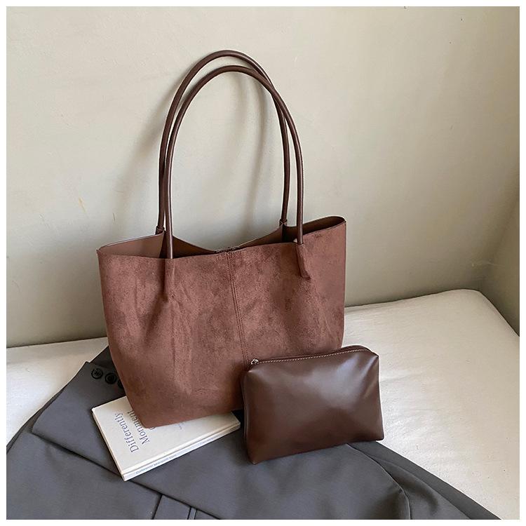 

Korean version ins premium sense bag women s 2025 new underarm tote bag commuting versatile single shoulder mother and child bag