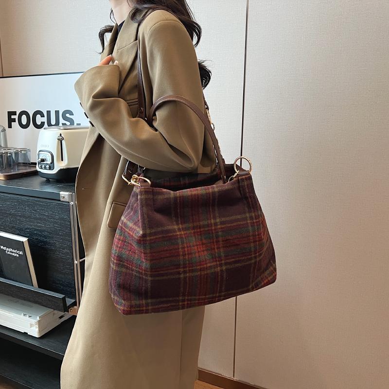 Damentaschen aus gewebtem Wollstoff im Retro-Stil, Herbst-Bestseller, fortschrittliches Gefühl, große Kapazität, einzigartige Umhängetasche