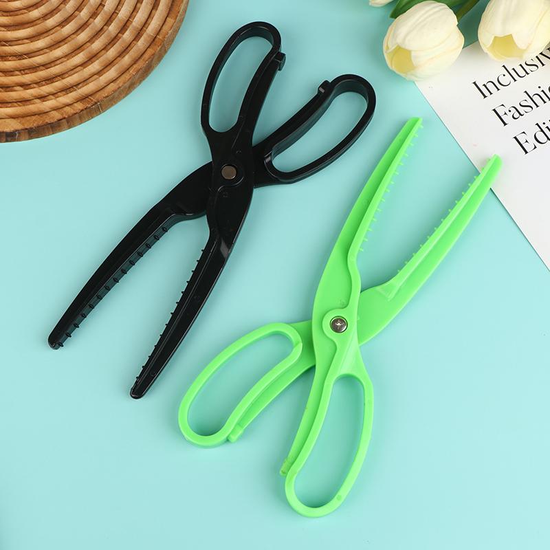 Outdoor Fishing Plastic Clamp Fish Control Non-Slip Sawtooth Controller Lure Fish Hook Clamp Mouth Pliers Lip Grip Tool