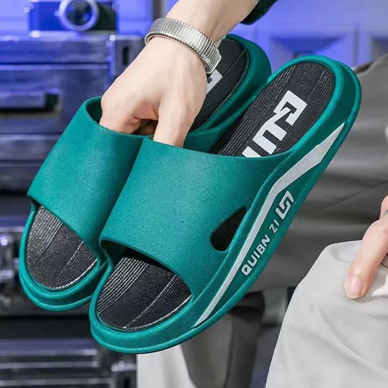 Summer slippers men's wear deodorant and non-slip fashion two-color versatile home wear-resistant bathroom bath cool slippers
