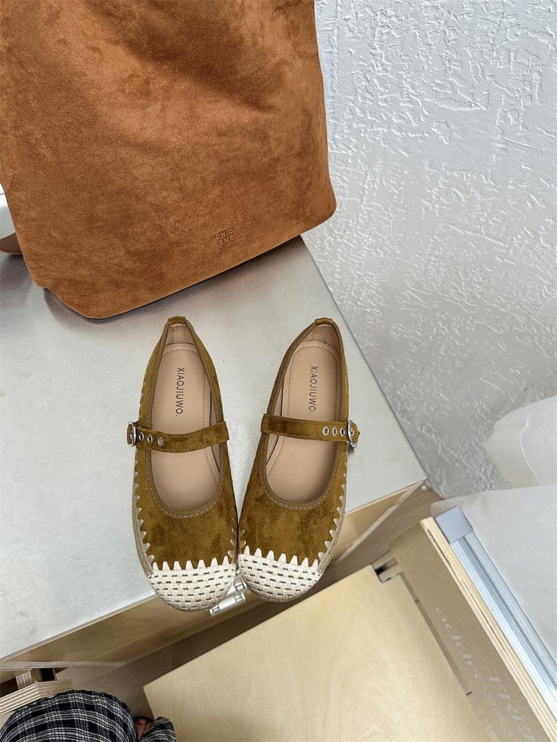 

Xiaoxiangfeng woven single shoes women s 2025 new autumn suede retro flat bottom one-word belt with skirt Mary Jane shoes 39