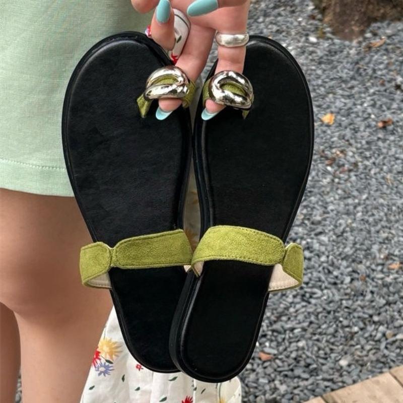 Fashion Fashion Metal Decoration Design Brand Flat Slipper Women Summer Sexy Clip Toe Flip Flops Cozy Soft-sole Faux Suede Beach Sandals