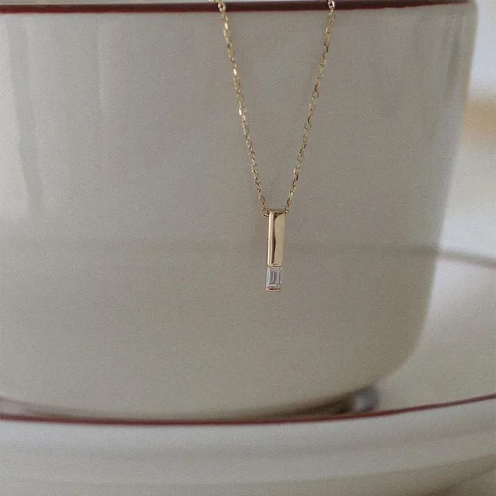 14k Gold Bar Shine Necklace