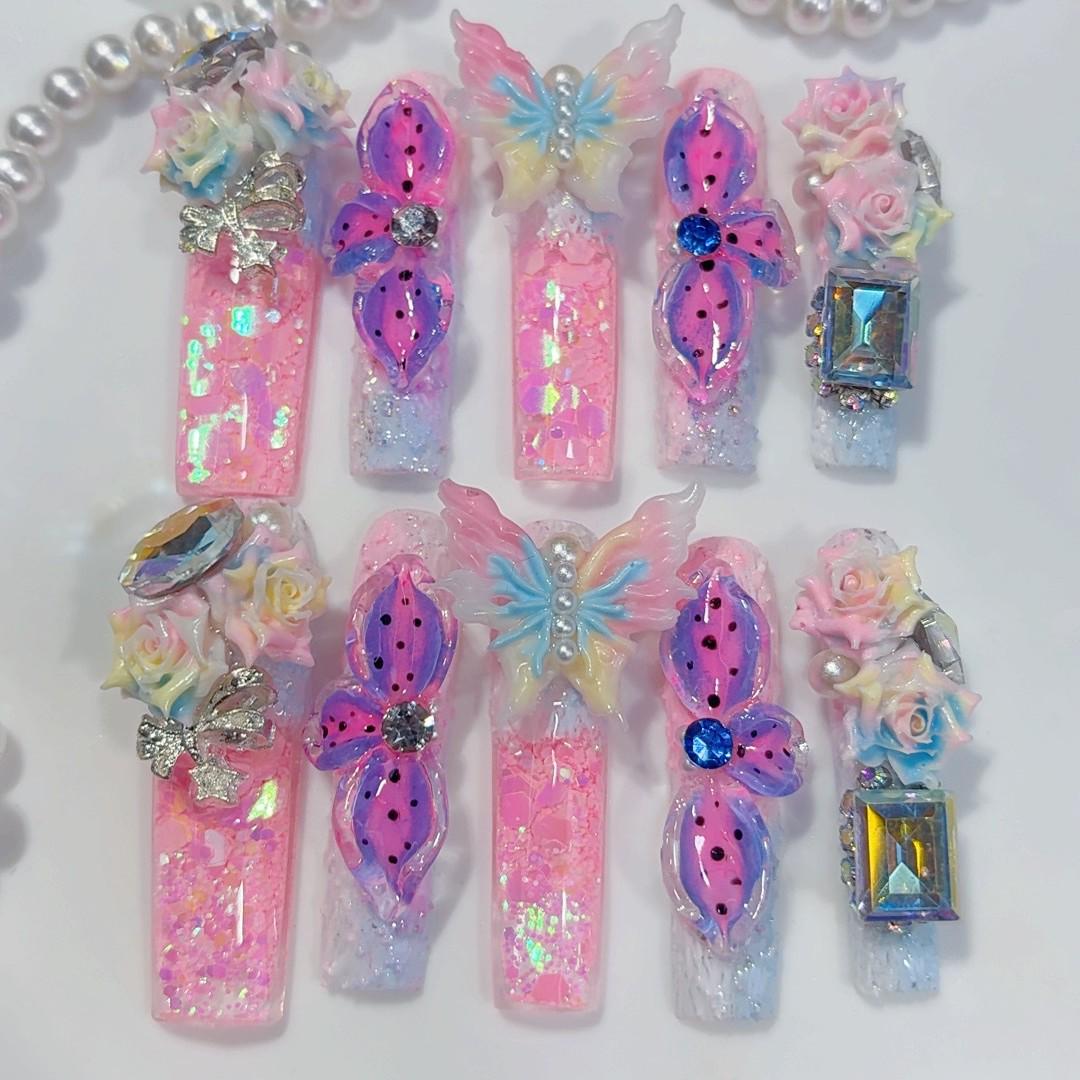Luxury Flowing Sand Diamond Water Pipe with 3D Butterfly Nail Art Medium