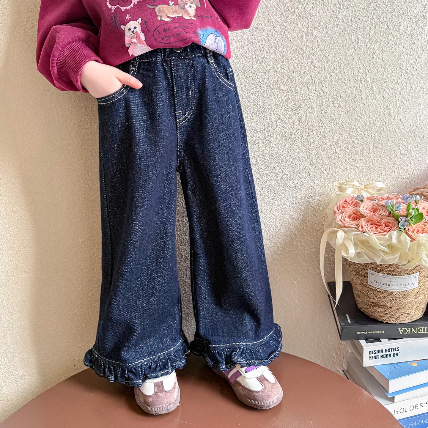 

Girls 2024 Autumn Collection: Stylish Korean Straight-Leg Ruffle Jeans 130 cm темно-синього кольору