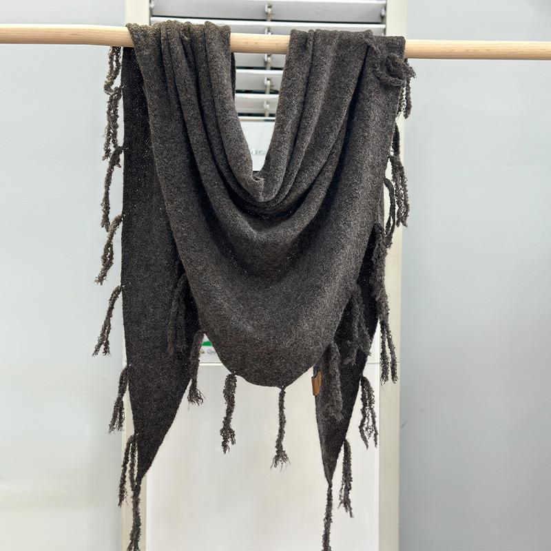 Trendy new scarf women's high-end sense versatile atmosphere wool shawl warm thickened fringed cashmere scarf