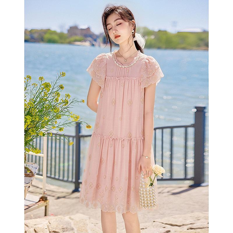 Summer dress with lotus leaf sleeves, loose cake skirt, slimming short skirt