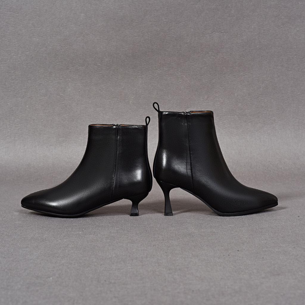 Pointed Short Boots Women's 2025 British Style Simple Temperament Thin High-heeled Women's Boots Fashion Boots Leather Boots Velvet and Thin Ankle Bo