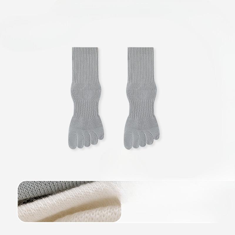 Male Autumn and Winter Leisure Sports Sweat Absorption Antibacterial Deodorization in The Tube Five Finger Socks