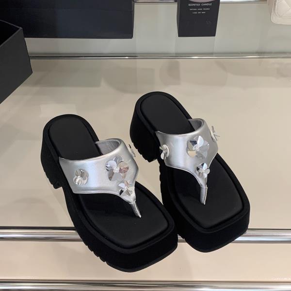 Fashion Shoes Woman 2025 House Slippers Platform On A Wedge Heeled Mules Rubber Flip Flops Glitter Slides Summer High Hawaiian Jelly Sca