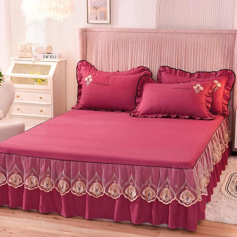 Seasonal Universal Skin Friendly Bedspread Thick Cotton Padding Modern Minimalist Anti Slip Protective Cover