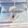 Collier papillon vert émeraude: Chaîne de clavicule élégante avec diamants micro-incrustés, style simple et polyvalent pour femmes