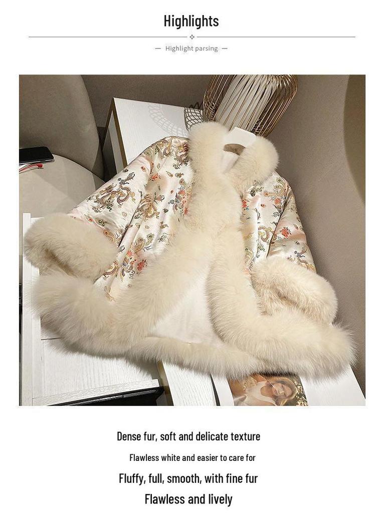 2025 Winter Chinesischer Stil Kunstfellmantel: Damen Midilanger Perlenbesetzter Satin Tang Anzug Umhang