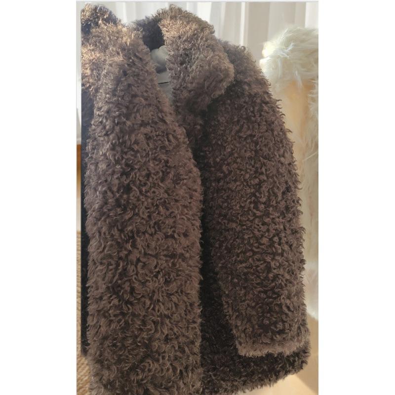 High-end imitation lamb wool coat for women's winter new thickened loose design lapel light environmentally friendly leather