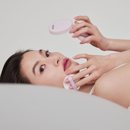 hince second skin airy powder