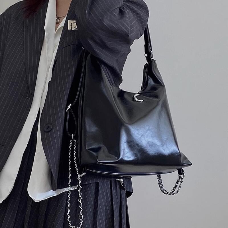 Fashion Backpack Women PU Leather Shoulder Bags Small Black Bagpack Commuter Chain Large Capacity Tote Bags