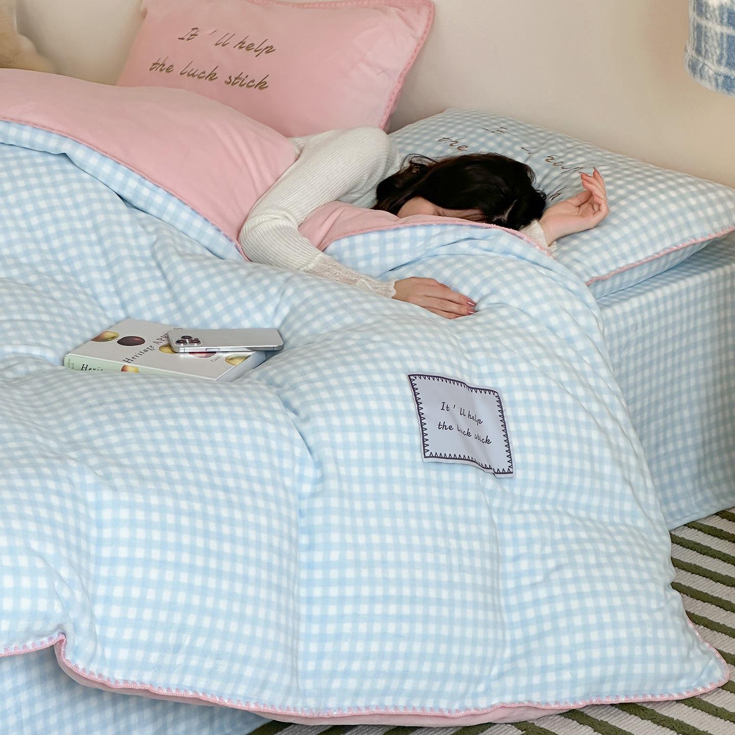 

Thickened Milk Fleece Bed Four-Piece Set Coral Flannel Bed Sheet Bedding Double-Sided Fleece Quilt Cover Three-Piece Set 3pc 150x200 quilt