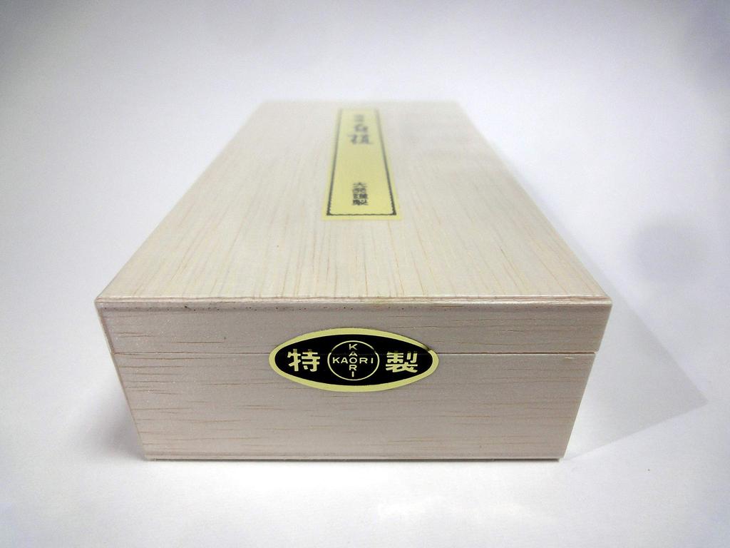 Lao Mountain Sandalwood Lucky 70g Natural Sandalwood Made of Lao Mountain Sandalwood from India Incense Sticks In a Paulownia Box Founded In 2016