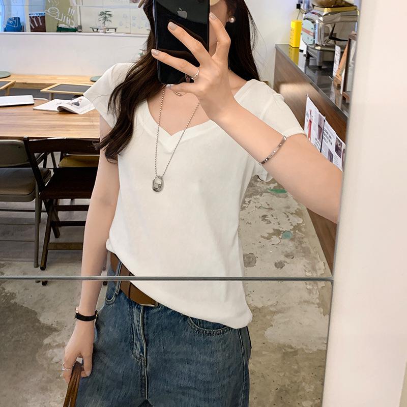 French Slim V-Neck Short-Sleeve White T-Shirt for Women - Summer 2026 New Arrival