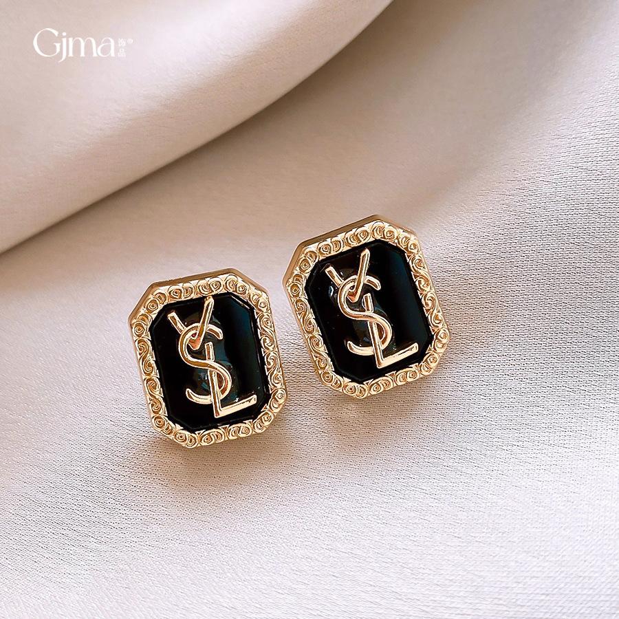 Hepburn Style Geometric Square Letter Earrings Stud Earrings Fashion Personality Temperament Earrings