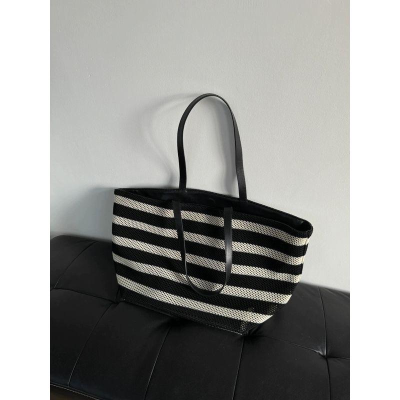 

Stripes Woven Tote Bag Female 2025 New Arrival Tide Large Capacity Casual Vacation Bag Idle Style Commuter Shoulder Bag Black