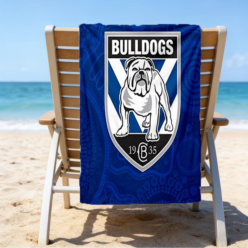 Bulldogs Team Crest Design Microfiber Beach Towel, Lightweight And Quick-Dry, for Summer Travel, Beach Essential, Swimming Pool Outdoor