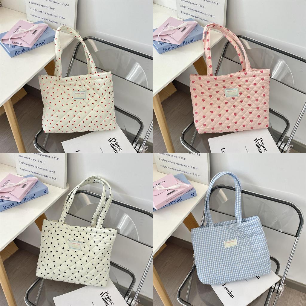 Tote Bag With Heart Pattern And Cotton Lining For Daily Use
