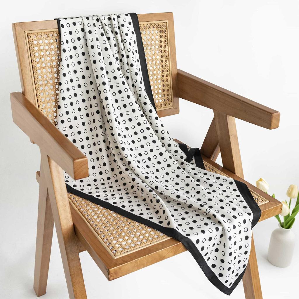 2024 Vår og Høst Tynt Fransk Beige Prikkete Skjerf Dames Firkantskjerf Sjal Ytre Dekorasjon Allsidig Skjerf