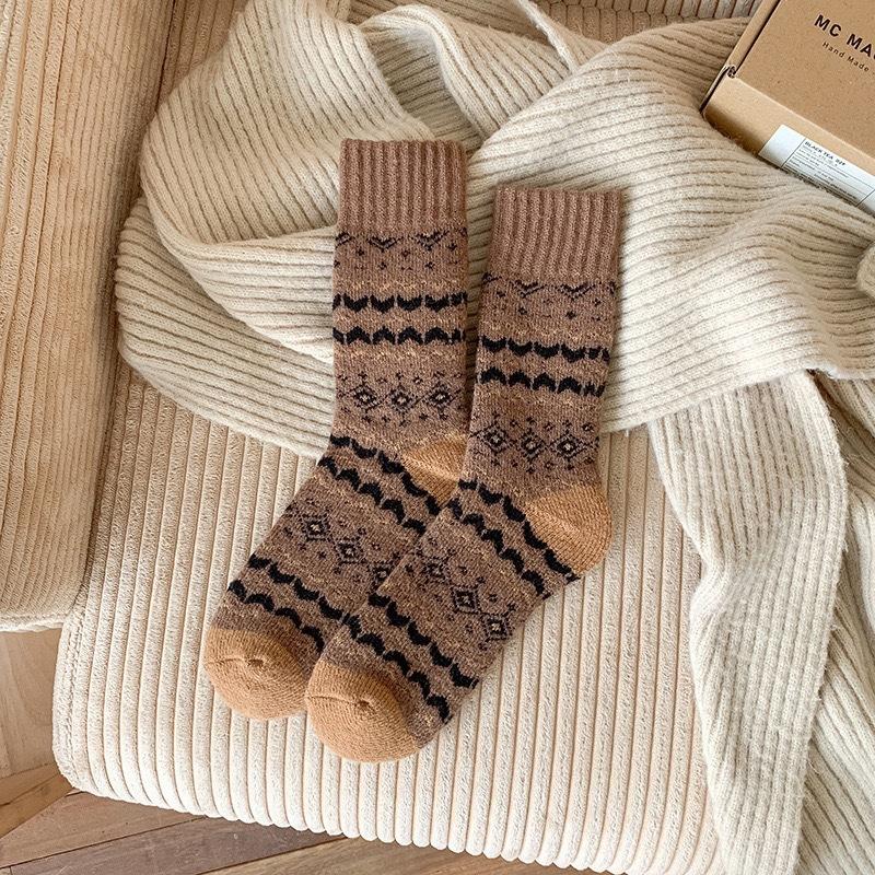 Socks Men Mid-Calf Socks Autumn Winter Thickened Fleece Warm Terry Socks Men'S British Style Casual Long Socks Trendy Versatile