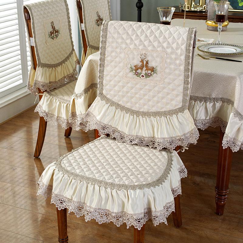 Современный Минималистичный Стиль Всесезонные Универсальные Чехлы на Стулья Стеганая Вышивка Противоскользящий Толстый Коврик для Защиты Табурета Европейское Кружево Скатерть Домашний Декор chair cover 1pcs 1900₽