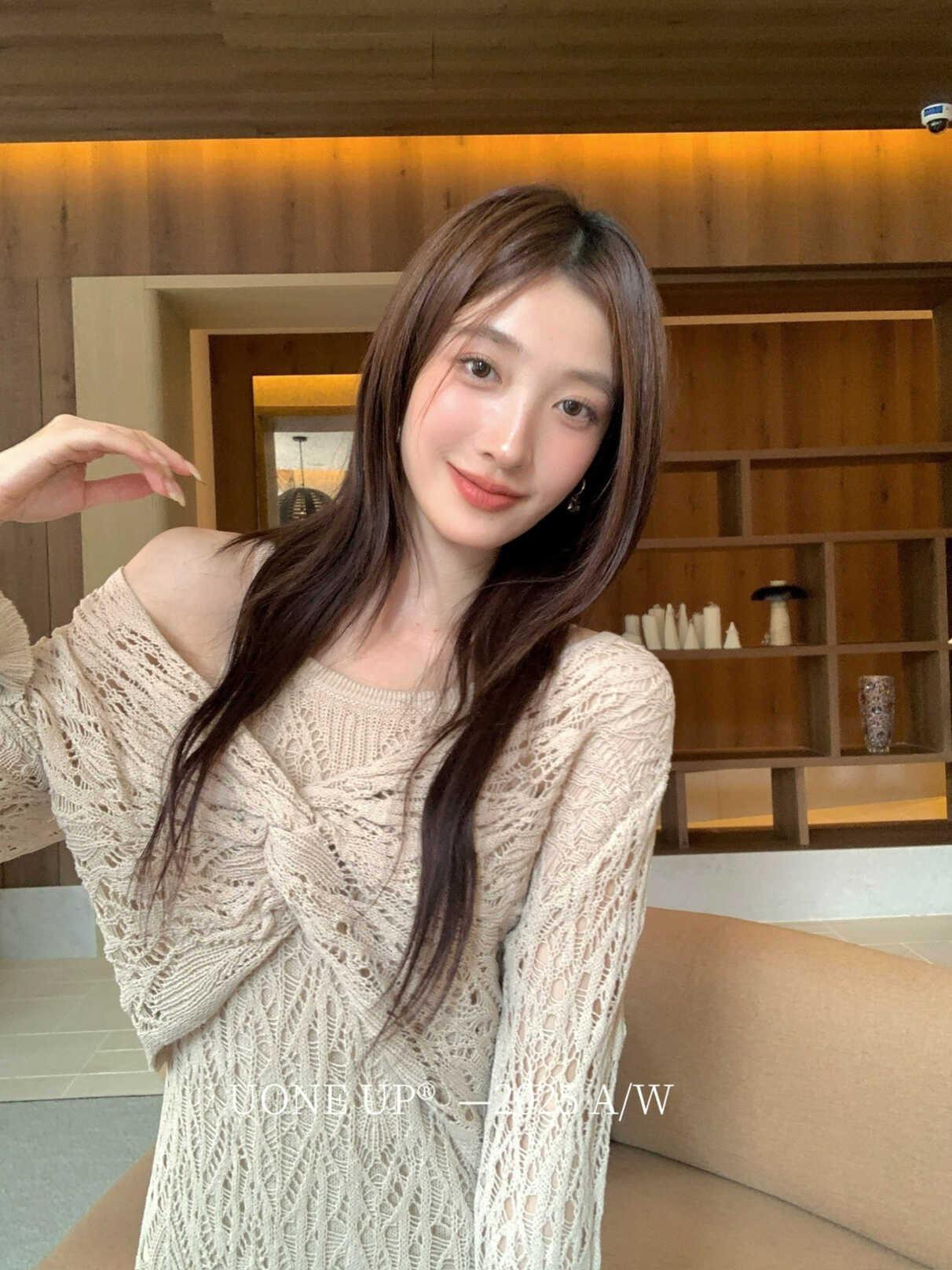 

UONE2025 Осеннее платье крючком во французском стиле и комплект из топа с перекрутом для женщин One Size чёрный