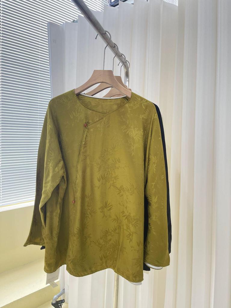 2024 Spring Women's Retro Chinese Style Agate Button Slanted Lapel Top