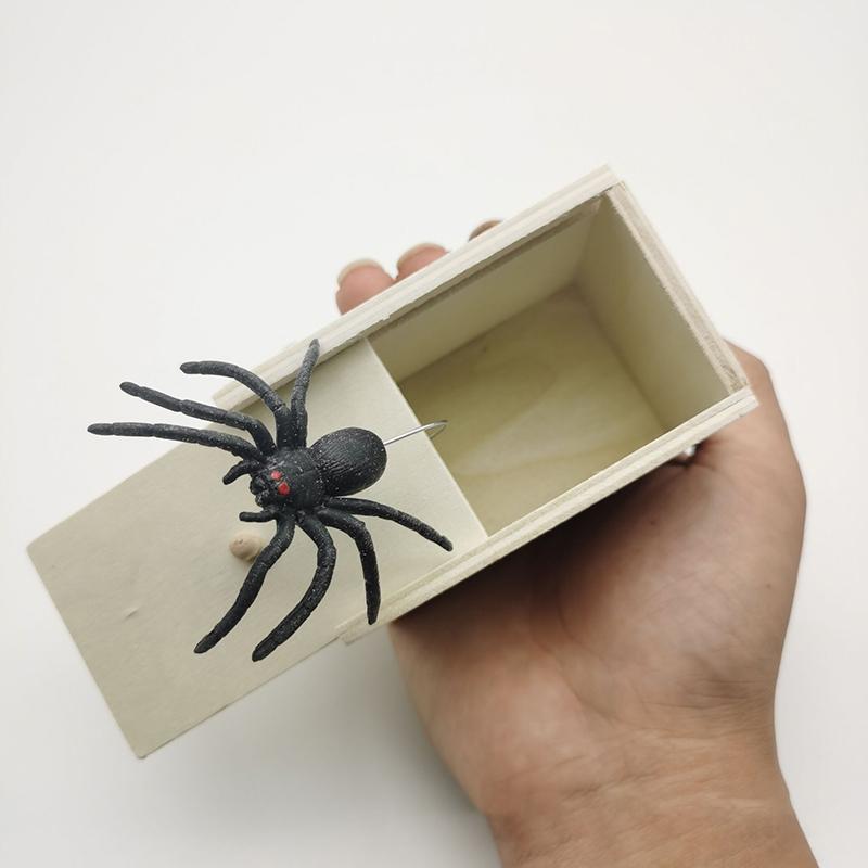 Halloweenská simulace Spider Scare Prank Box Kreativní Pop Out Spider Dřevěná Scare Box Zábavné překvapení Vtip Žert Trik Hračka Dárek pro děti