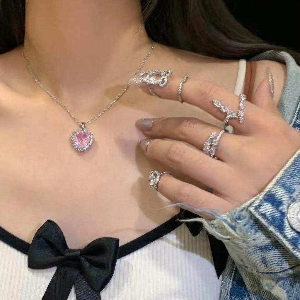 Pink ice flower love zircon pendant necklace female, Japanese and Korean ins Internet celebrity sweet cool girl collarbone chain necklace