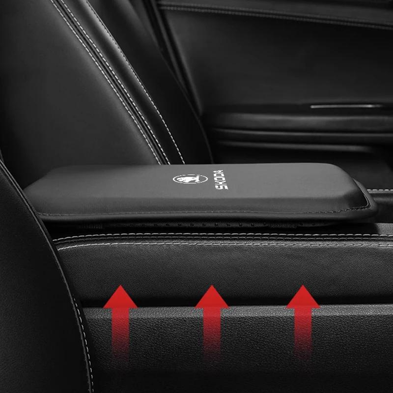WMTY7 1Pcs Car Logo Armrest Mat Arm Rest Protection Cushion Pad For Skoda Octavia Kodiaq Enyaq iV Kamiq Scala Superb Fabia Rapid Karoq