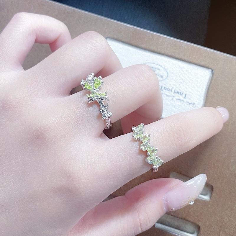 Small Fresh Yellow-Green Zircon Butterfly Flower Row Diamond Ring, Cool Feeling, Light Luxury, High Sense, Niche Colored Treasure Ring Woman