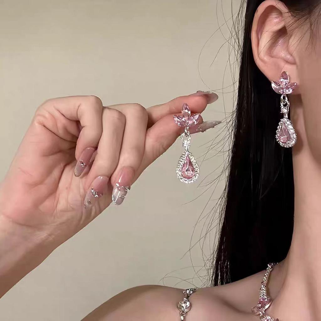 Exquisite Elegant Fashionable Necklace