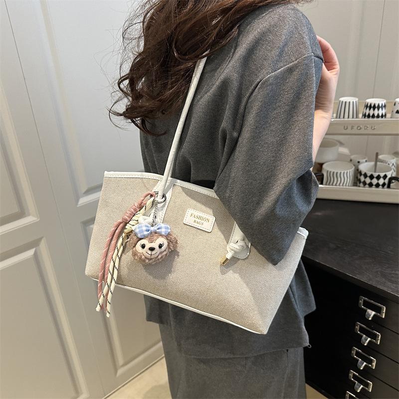 Spring and Summer New Versatile Contrasting Colors Single Shoulder Underarm Small Bag Women's 2025 Fashion Trend Travel Commuter Tote Bag