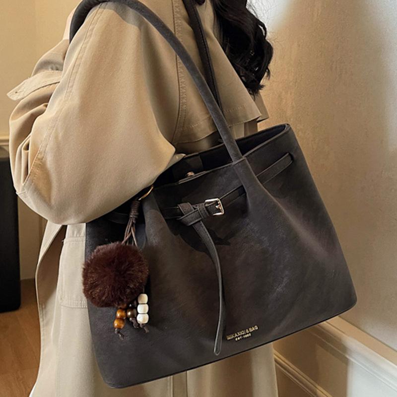 Simple suede underarm bag women's winter new trendy retro tote bag large-capacity commuter bag