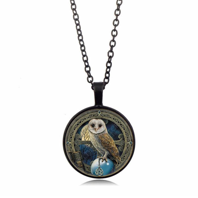 

Ожерелье с подвеской в ​​виде кельтской совы для унисекса чёрный