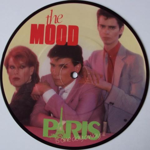 

7inch Record MOOD Paris Is One Day Away RCA211 RCA 1982 UK Dance Electronica Used