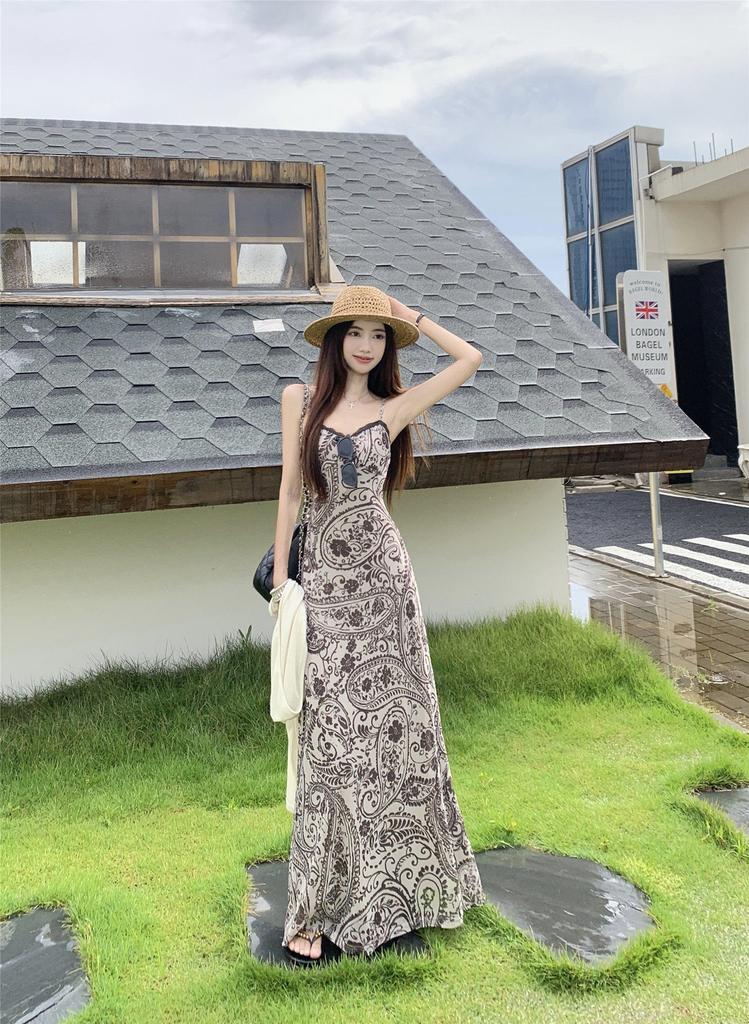 Ethnic style lace suspender dress women's summer bohemian Thai style Xinjiang seaside vacation stepmother hip wrap dress