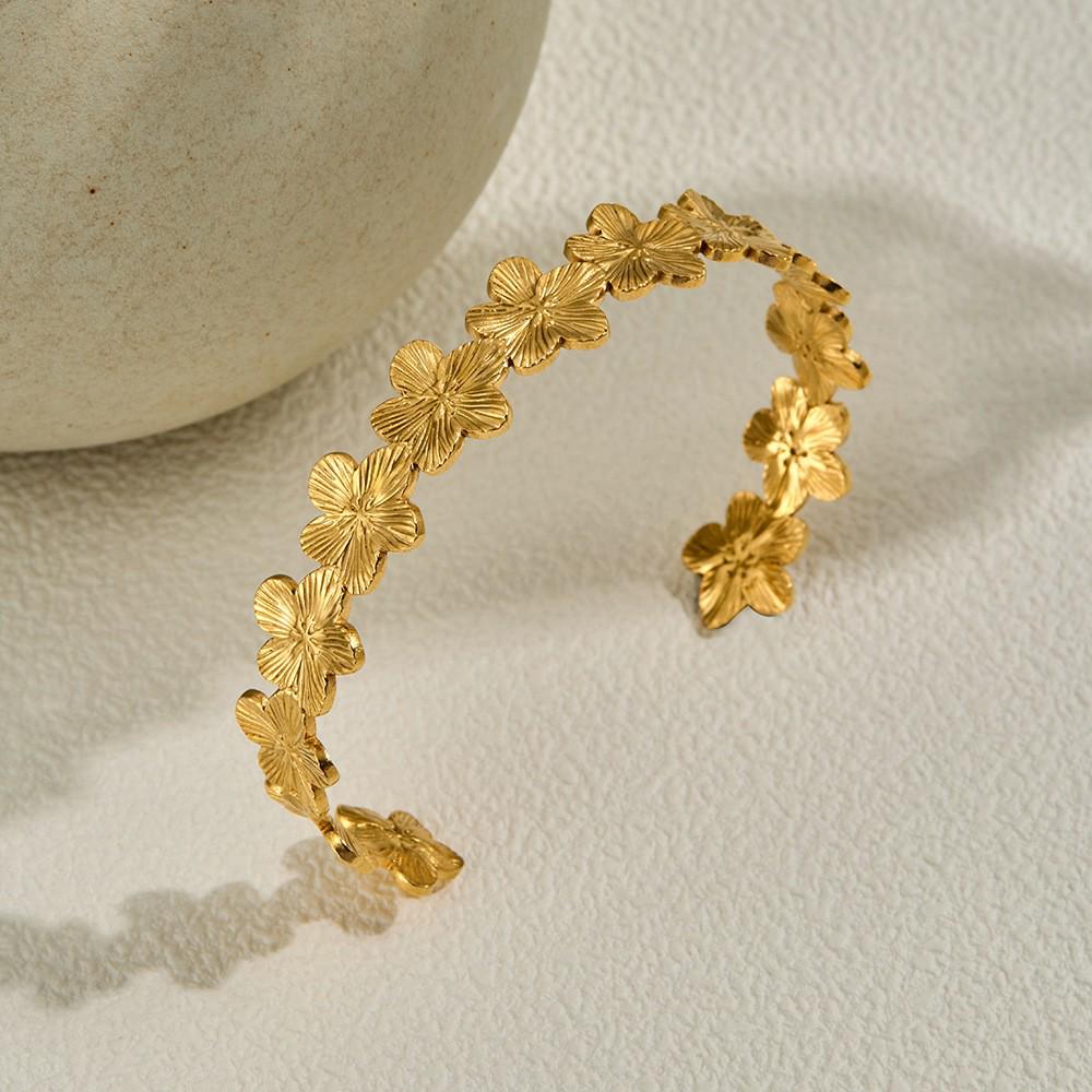 Gold Star Open Cuff Bracelet - Fashionable Ocean Style Jewelry