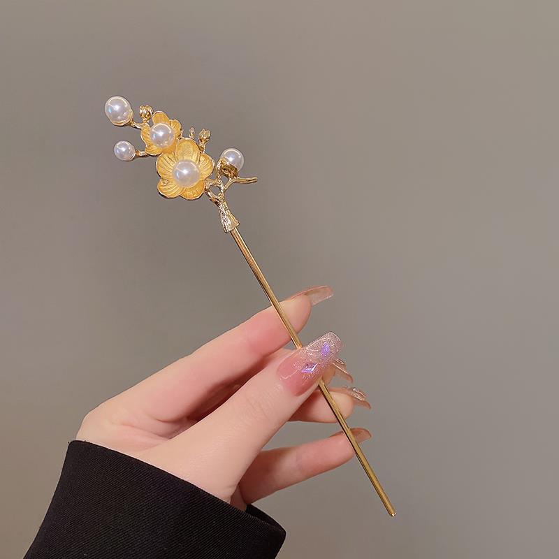 Four Seasons Chinese Tassel Hairpin: Ancient Style Hanfu with Fresh Pearl and Jiangnan Classical Cheongsam Hair Accessory