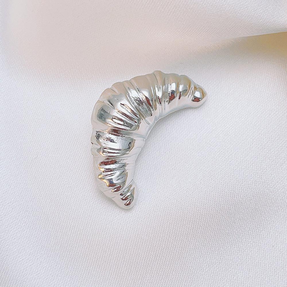 Trendy Gold Plated Croissant Brooches for Men Women Couples Unique Vintage Zircon Food Pins Statement Accessories for Parties