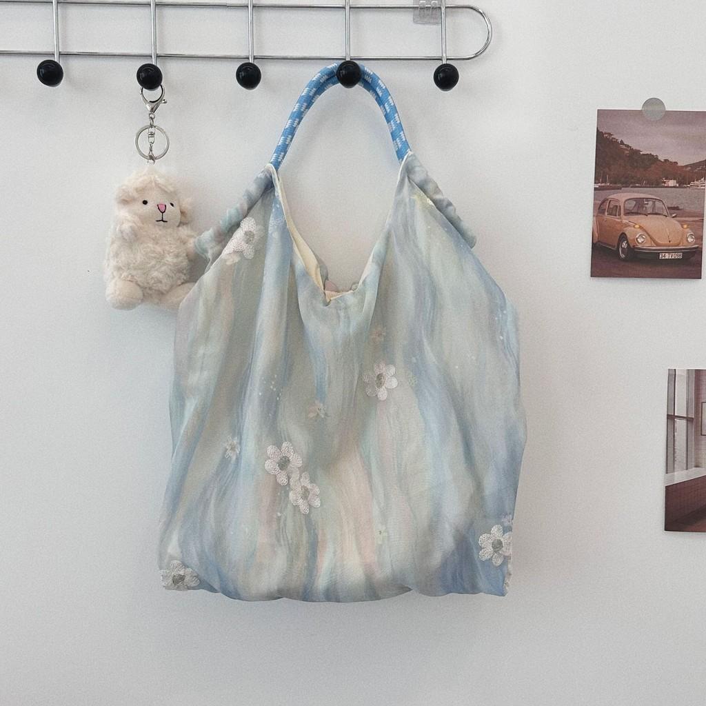 

Chic Floral Embroidery Canvas Tote Bag Everyday Shoulder Bag With Inner Pockets Ripple Blue Daisy