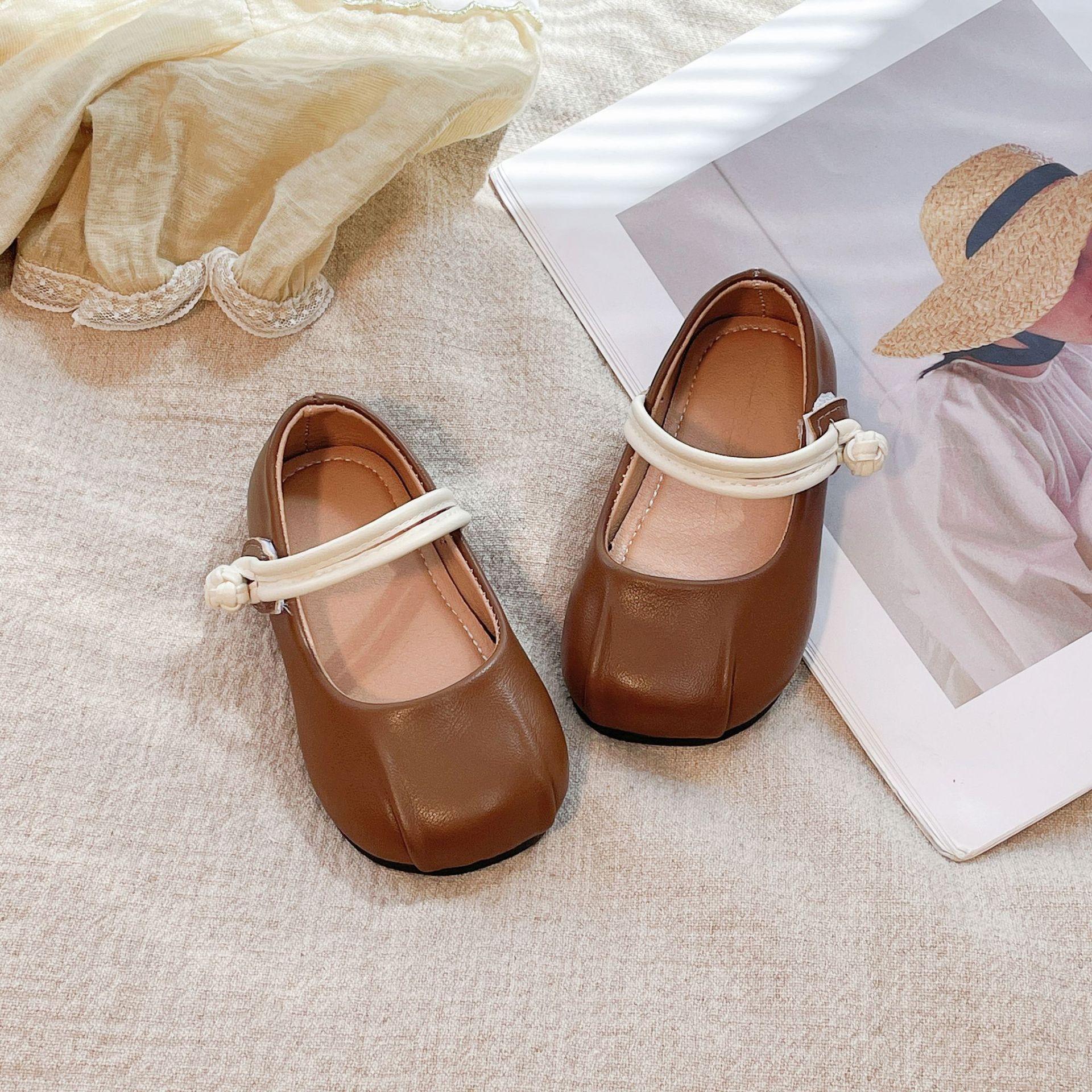 

Девочки маленькие кожаные туфли 2025 осень новые детские туфли мягкая подошва туфли принцессы весна и осень женские сокровище одинарные туфли девочка черный 18 коричневый