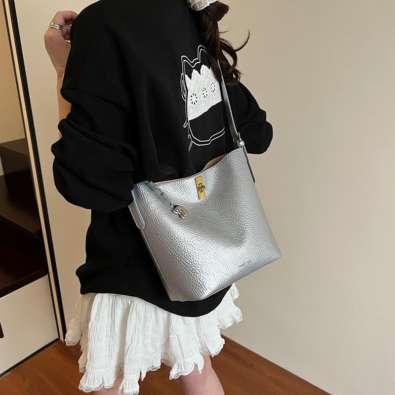 New Spring and Summer New Large-capacity Shoulder Bag Bucket Bag Fashionable Versatile Casual Underarm Bag Women